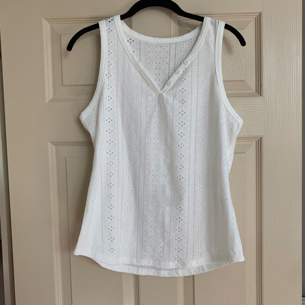White Eyelet Tank Top sz M